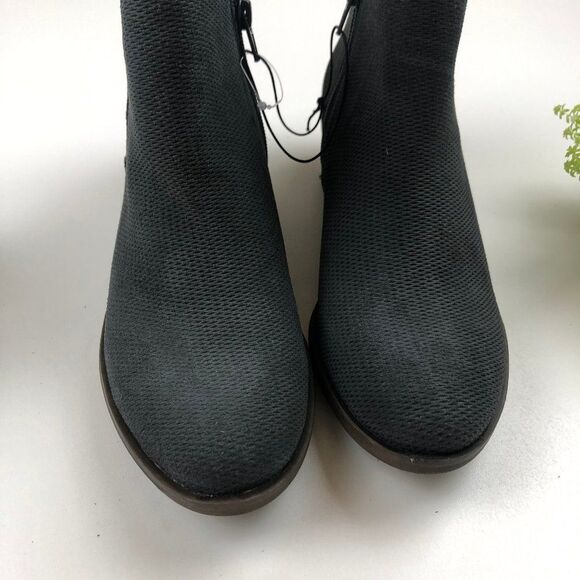 Kensie Gerona Dark Grey Suede Stacked Heel Bootie - Picture 2 of 9